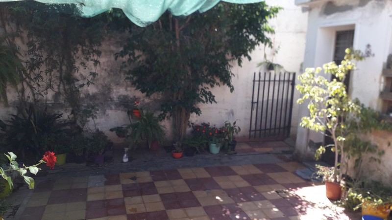 Vendo B° El Trebol casa y depto sobre brown