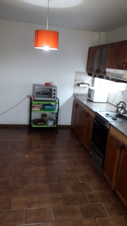 Vendo B° El Trebol casa y depto sobre brown