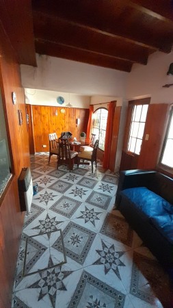 Vendo B° El Trebol casa y depto sobre brown