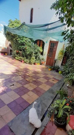 Vendo B° El Trebol casa y depto sobre brown