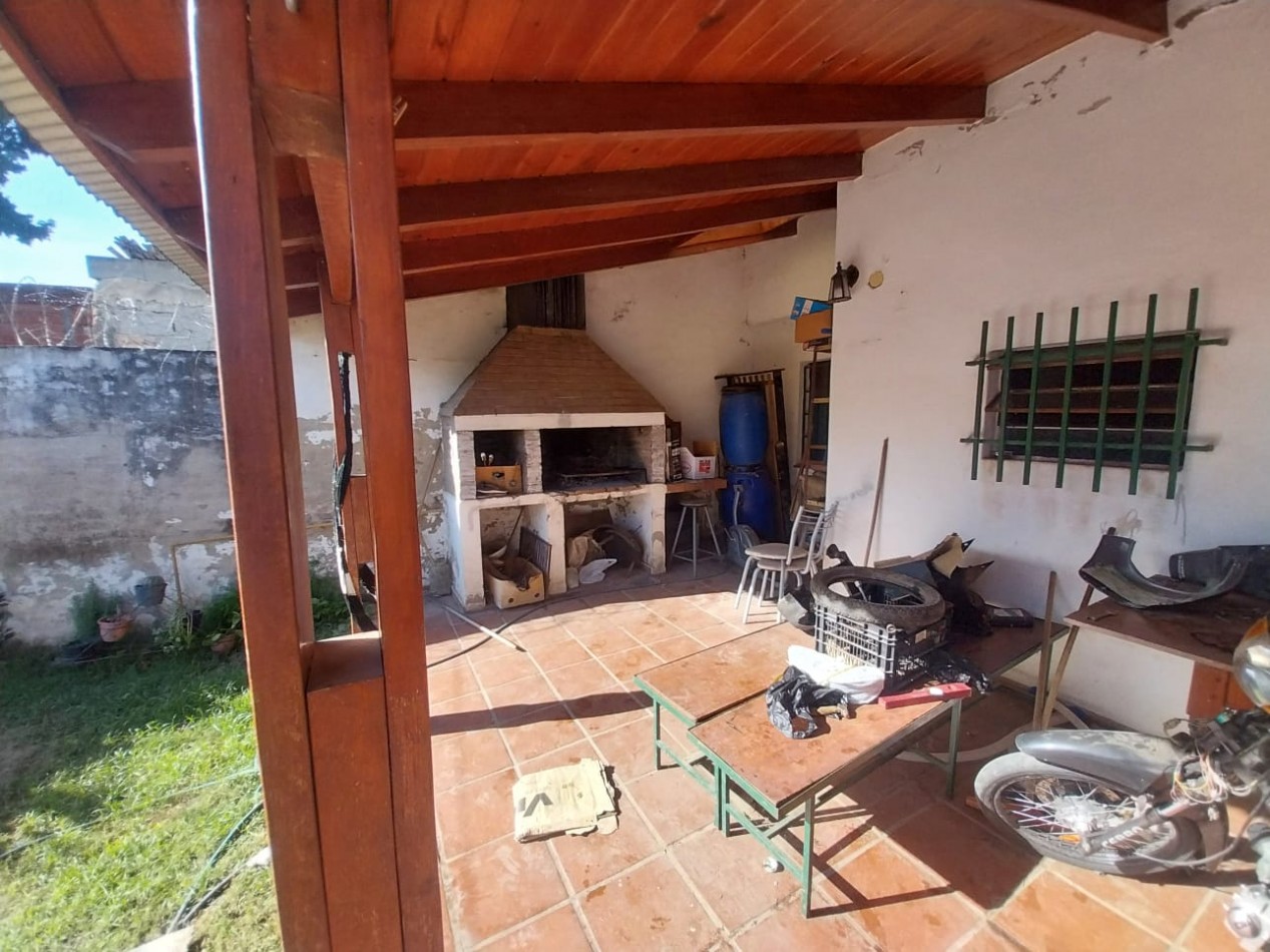 Barrio Avenida Casa en venta 4 dormitorios zona Ruta 20