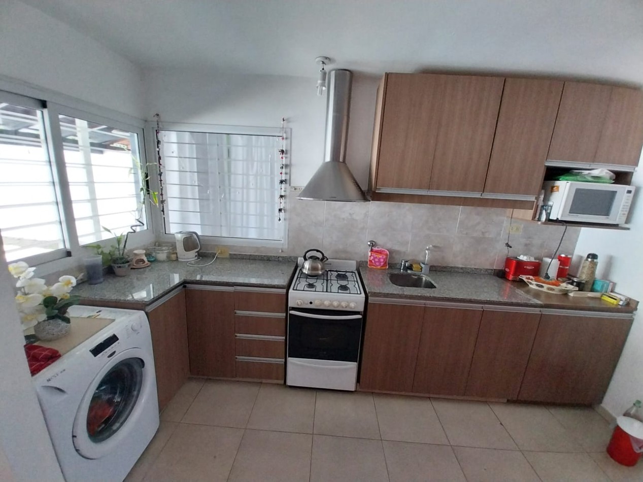 Jardines del Olmo casa venta 3 dor zona Manantiales 