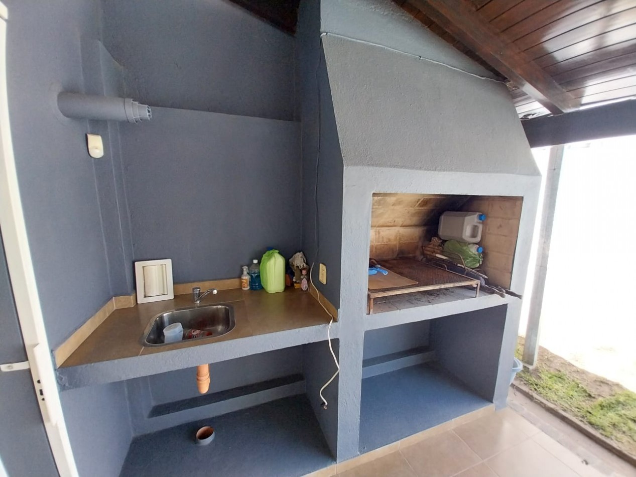 Jardines del Olmo casa venta 3 dor zona Manantiales 