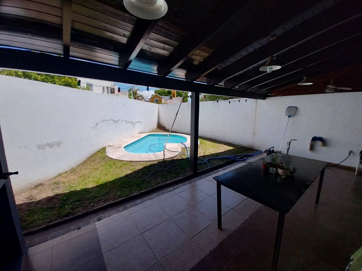 Jardines del Olmo casa venta 3 dor zona Manantiales 