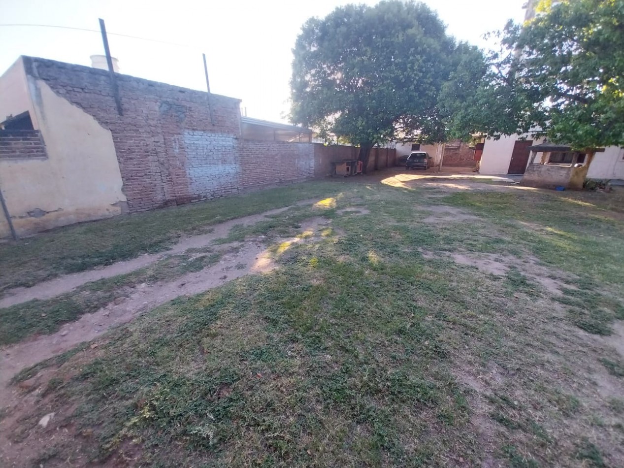 Los Naranjos 875m2  zona Av. Fuerza Aerea sobre Brown