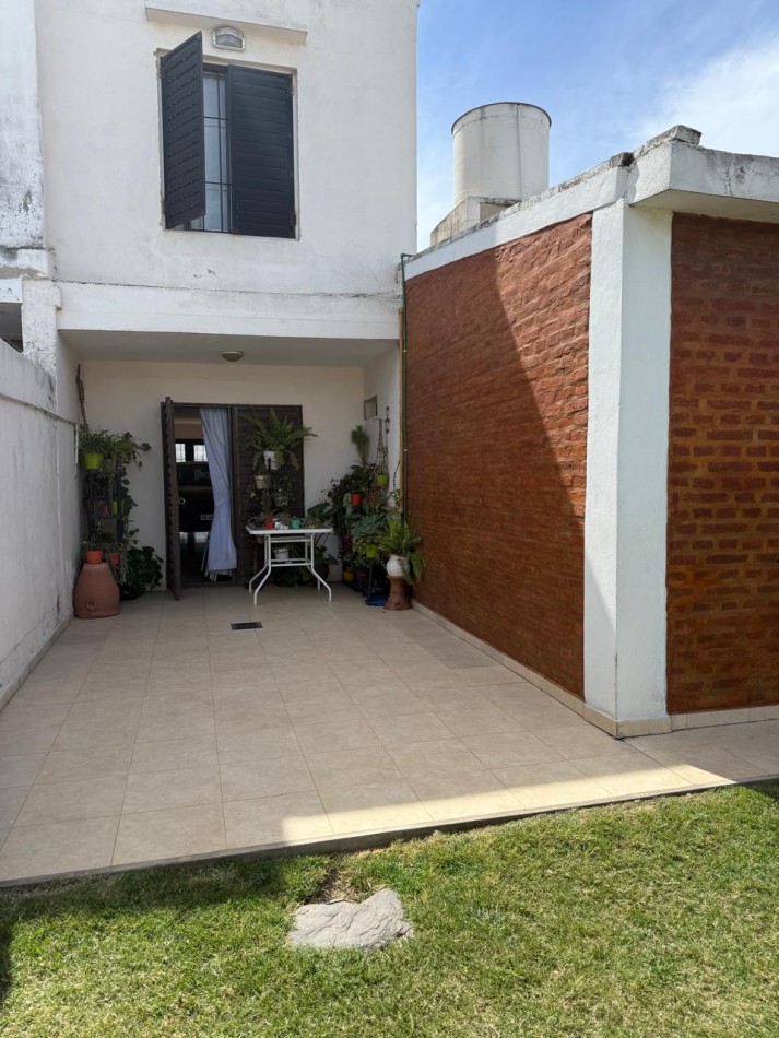 Centro America casa venta incluye depto en Planta Alta