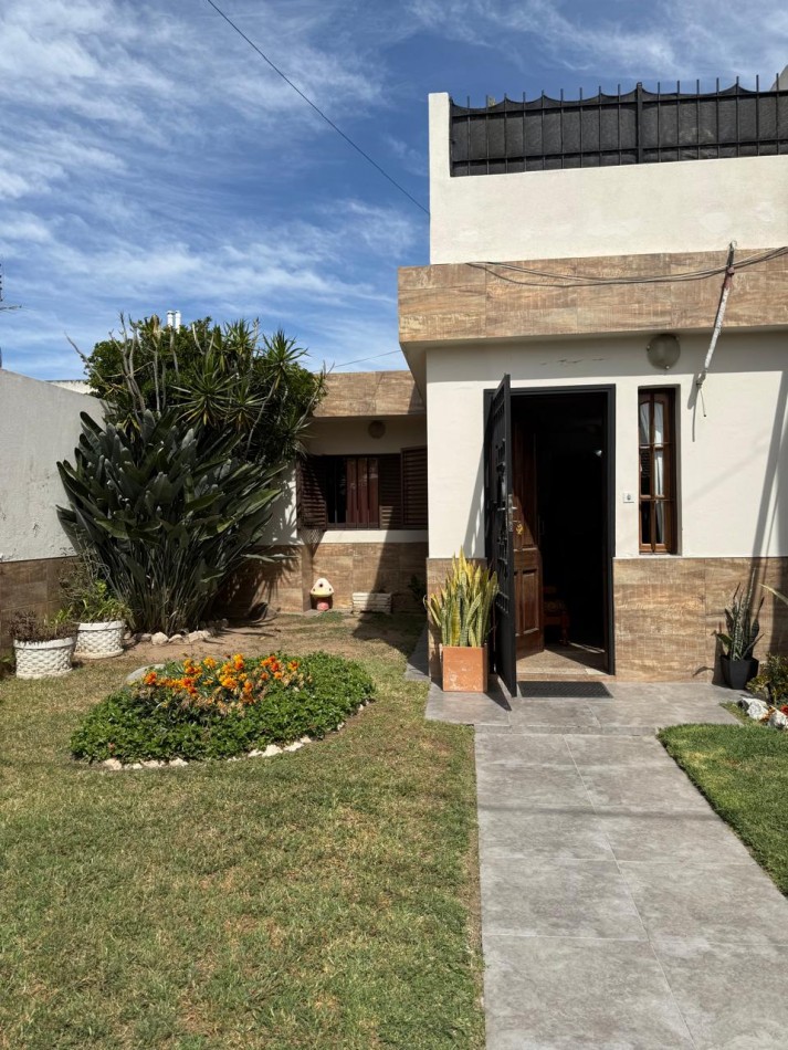 Centro America casa venta incluye depto en Planta Alta