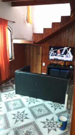 Vendo B° El Trebol casa y depto sobre brown