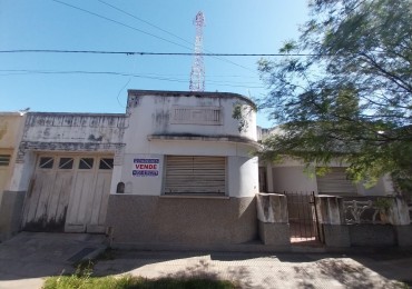 Villa Cabrera casa a refaccionar sobre Italia zona Caraffa